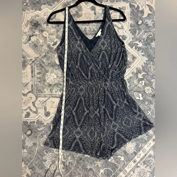 H&M (S) V Neck Romper with Pockets Navy and White - Picture 6 of 9